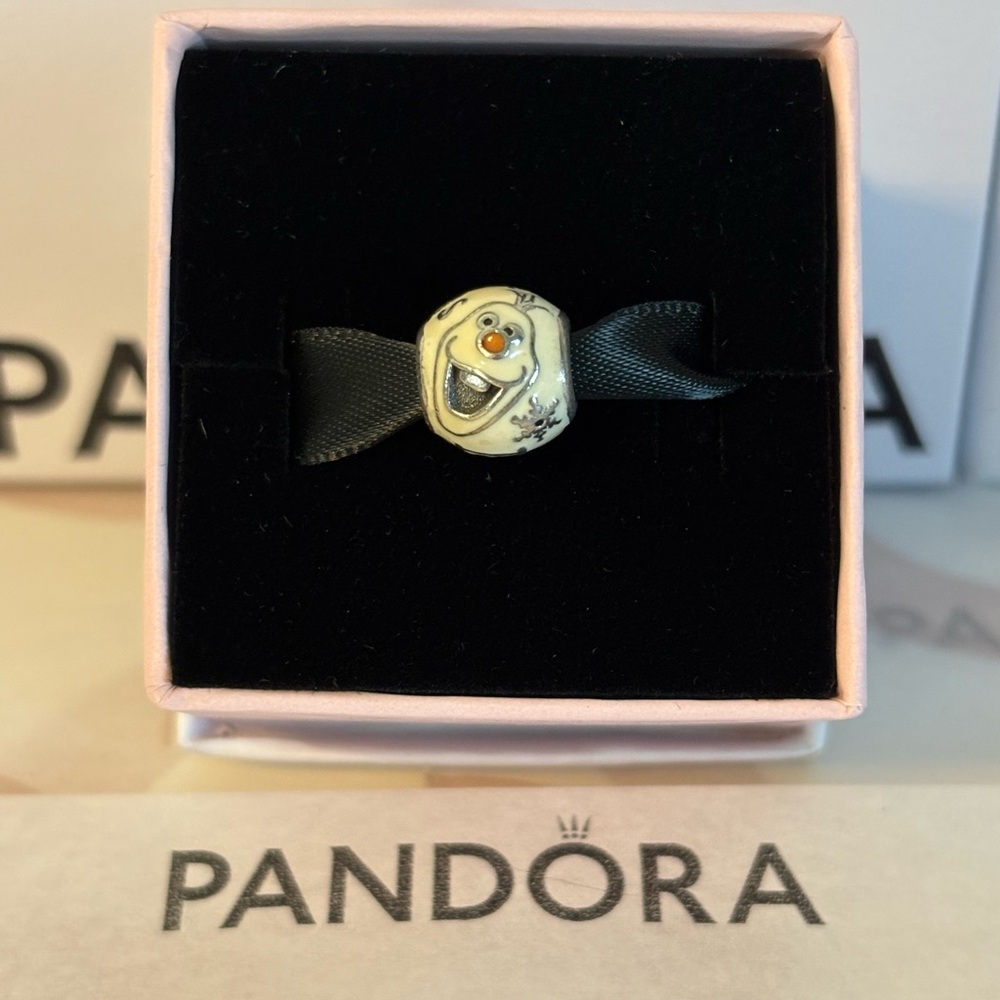Discontinued Disney’s Pandora Olaf Charm - Silver and Cream